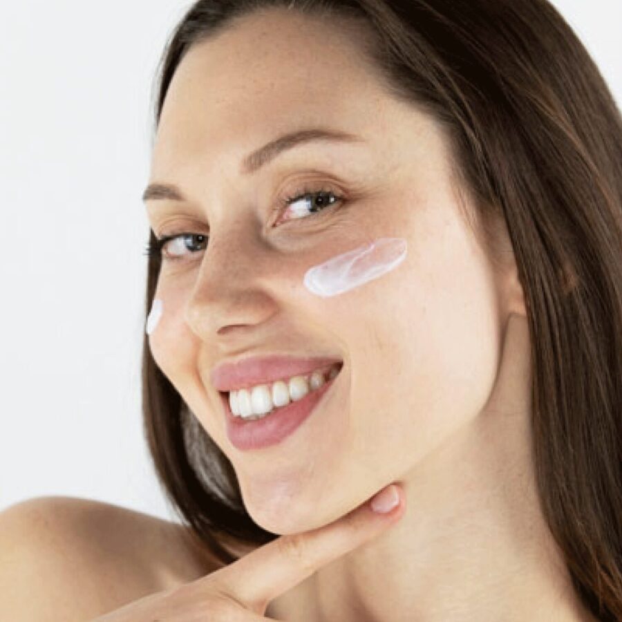 Crema idratante per il viso ad assorbimento rapido con acido ialuronico
