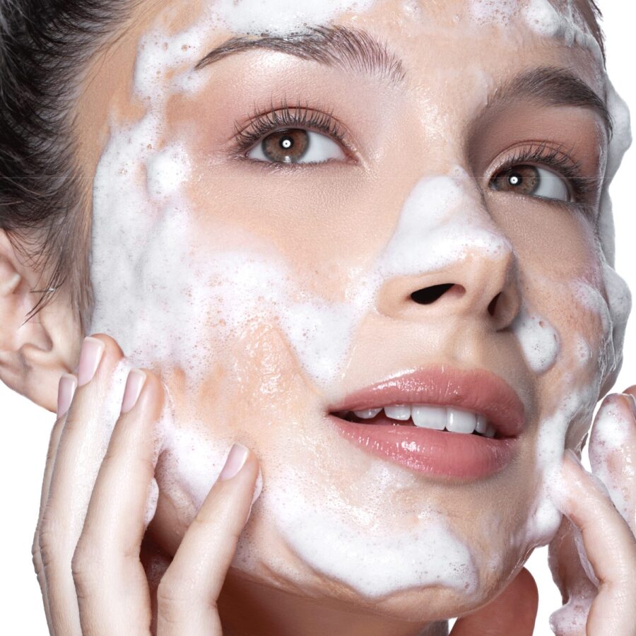 Mousse detergente viso delicata per tutti i tipi di pelle anche sensibili