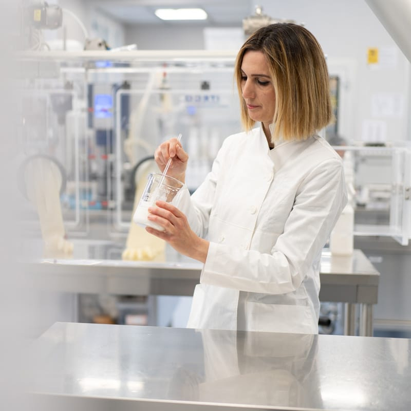 Monica Saglimbeni Laboratorio Pavaglione Cosmetics Bologna